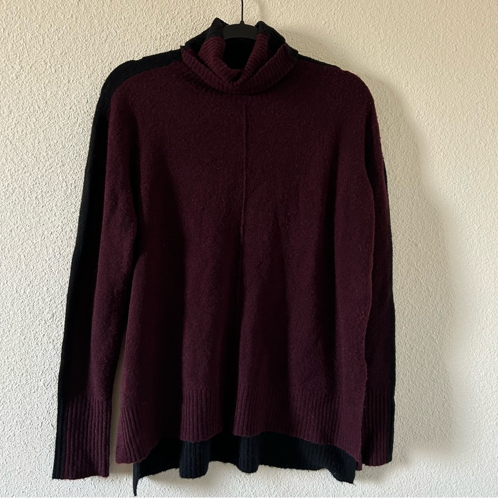 Athleta Women’s Merino Extra Fine Wool Blend Turtleneck Sz Small Color Block